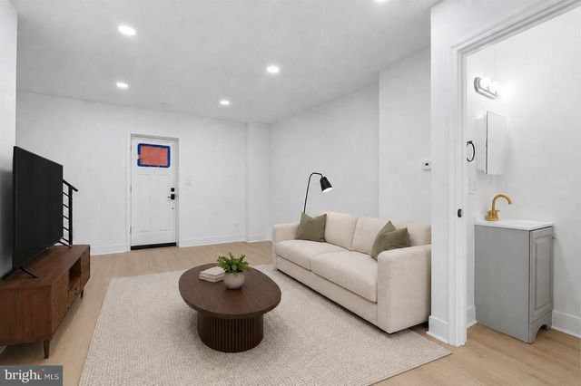 6621 N UBER ST, Philadelphia, PA 19138