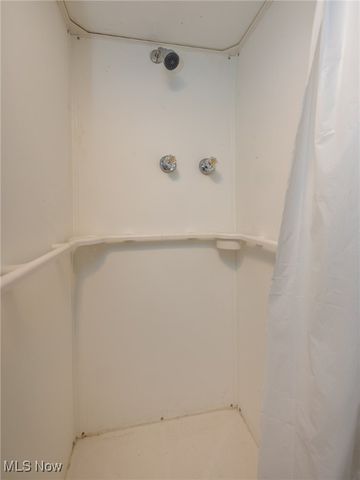 13810 Clifford Avenue, Cleveland, OH 44135