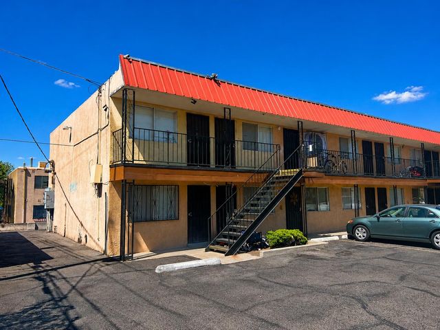 613 Mesilla Street SE, Albuquerque, NM 87108