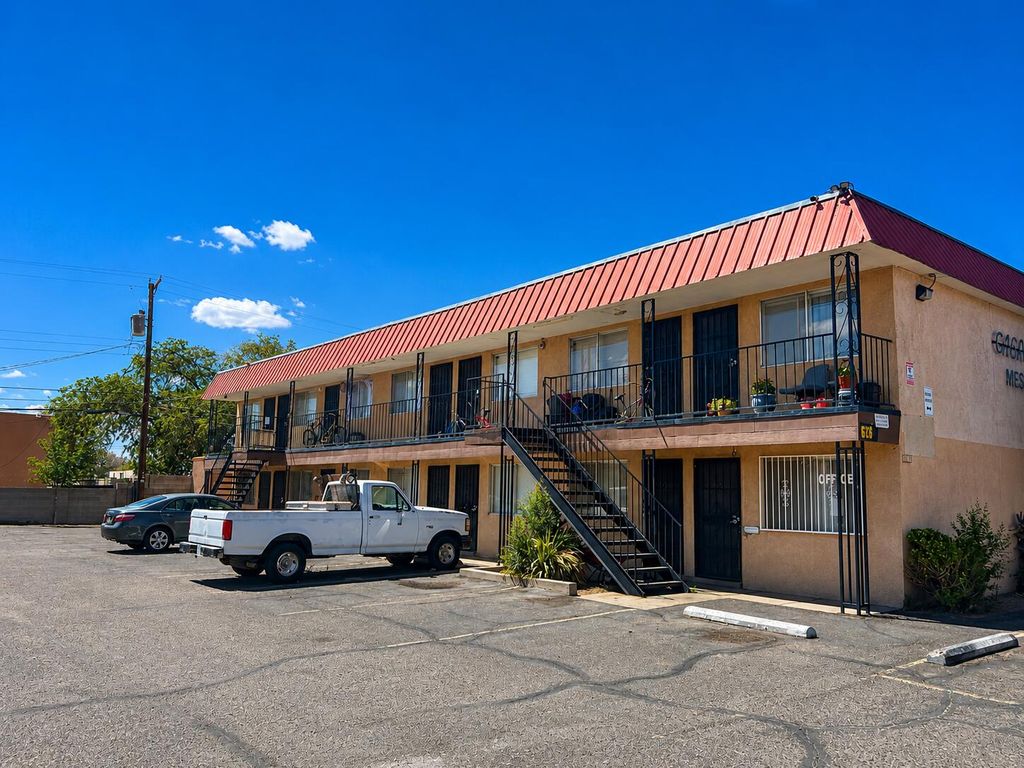 613 Mesilla Street SE, Albuquerque, NM 87108