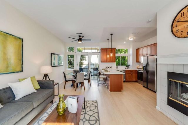 979 Pinto Palm Terrace 45, Sunnyvale, CA 94087