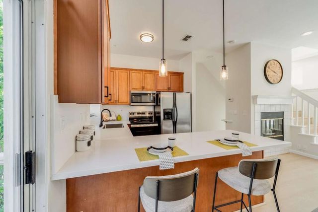 979 Pinto Palm Terrace 45, Sunnyvale, CA 94087