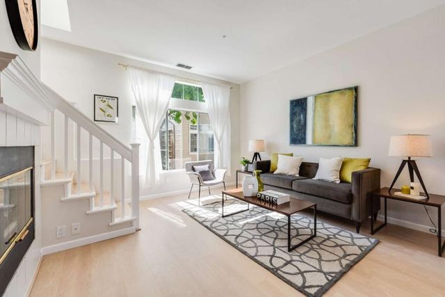 979 Pinto Palm Terrace 45, Sunnyvale, CA 94087