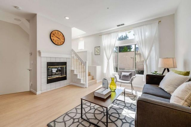979 Pinto Palm Terrace 45, Sunnyvale, CA 94087