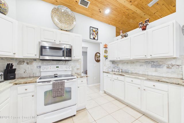 476 Ocala Street SW, Palm Bay, FL 32908