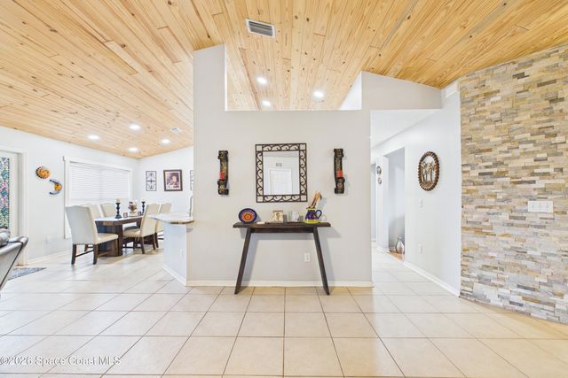 476 Ocala Street SW, Palm Bay, FL 32908