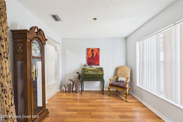 476 Ocala Street SW, Palm Bay, FL 32908