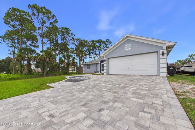 476 Ocala Street SW, Palm Bay, FL 32908