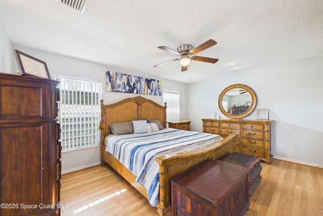 476 Ocala Street SW, Palm Bay, FL 32908