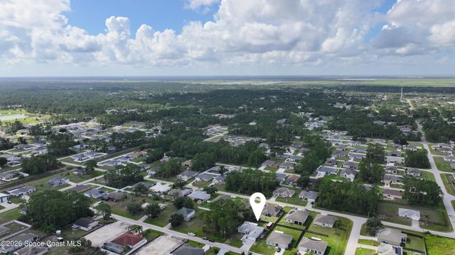 476 Ocala Street SW, Palm Bay, FL 32908