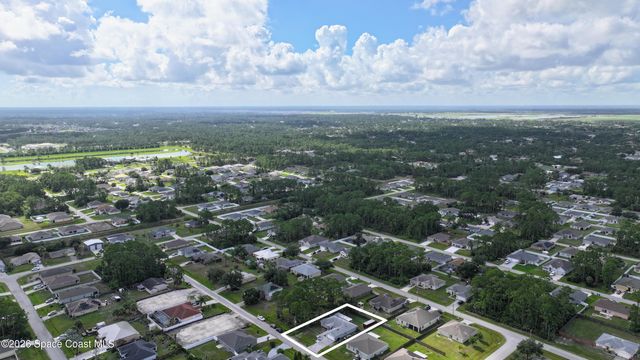 476 Ocala Street SW, Palm Bay, FL 32908