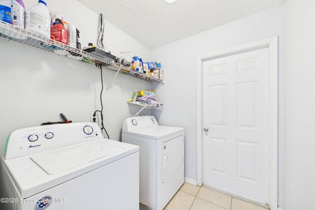 476 Ocala Street SW, Palm Bay, FL 32908