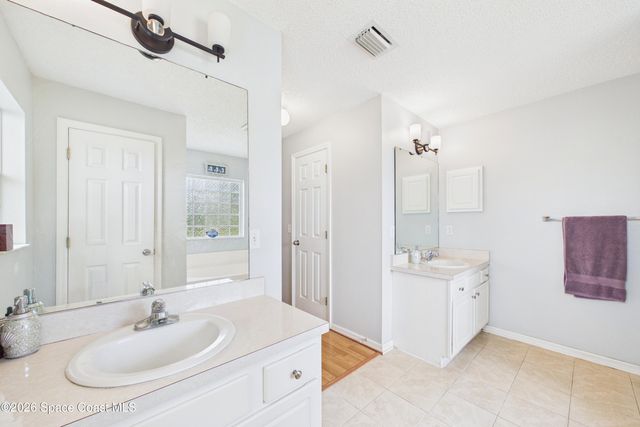476 Ocala Street SW, Palm Bay, FL 32908