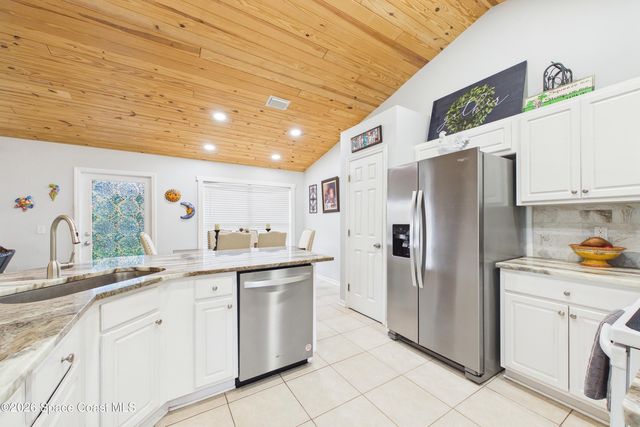476 Ocala Street SW, Palm Bay, FL 32908