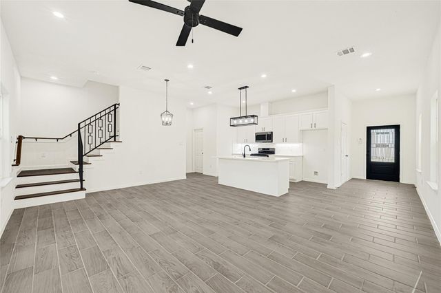 9212 Arvin Street, Houston, TX 77028