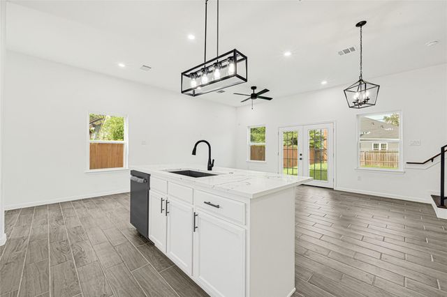 9212 Arvin Street, Houston, TX 77028