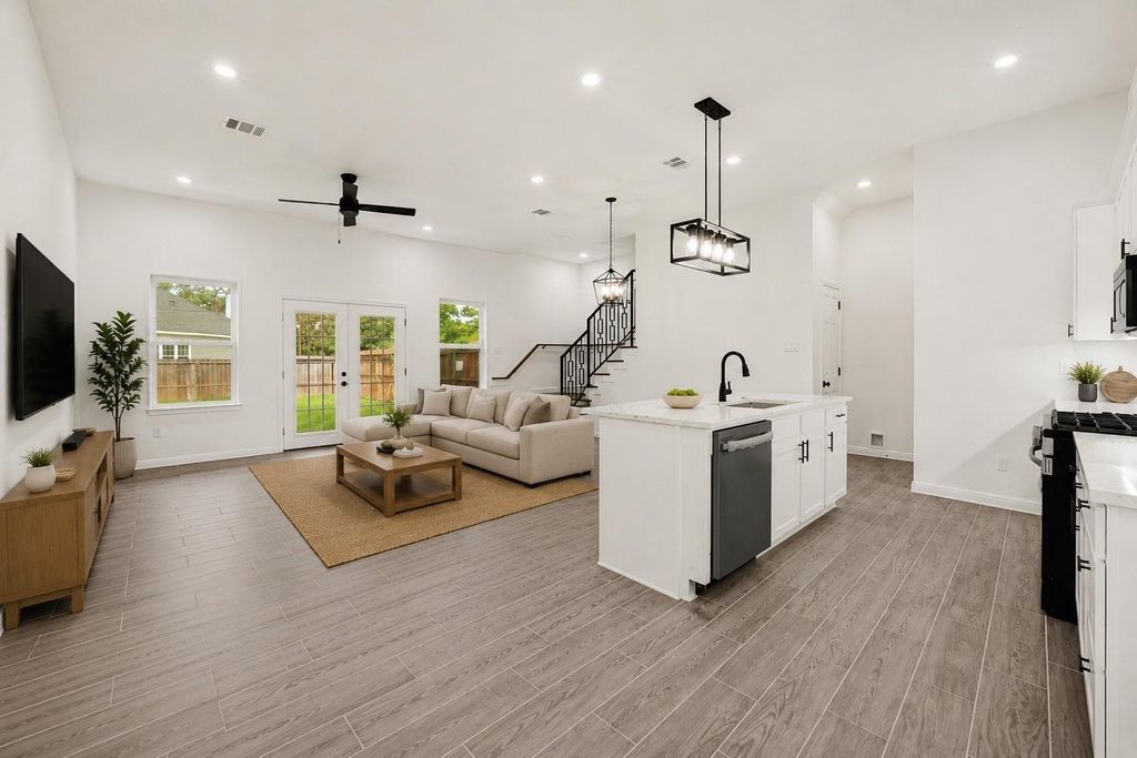 9212 Arvin Street, Houston, TX 77028