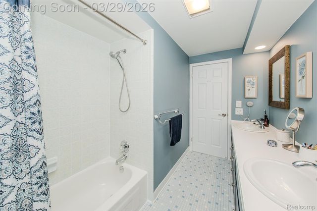 2686 Campbellgate Drive, Waterford Charter Township, MI 48329