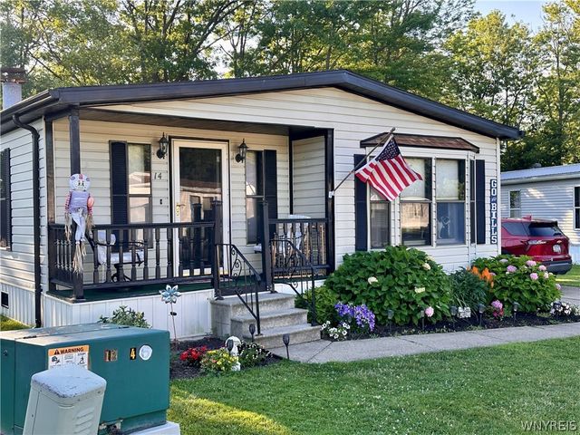 14 Brookridge Drive, Hamburg, NY 14075