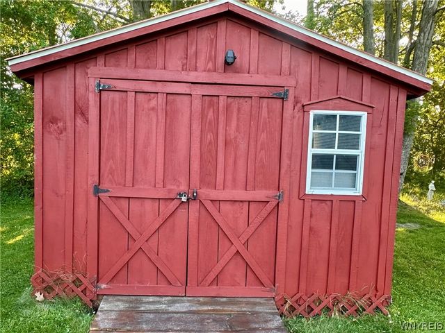 14 Brookridge Drive, Hamburg, NY 14075