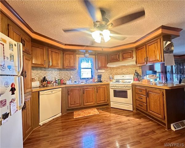 14 Brookridge Drive, Hamburg, NY 14075