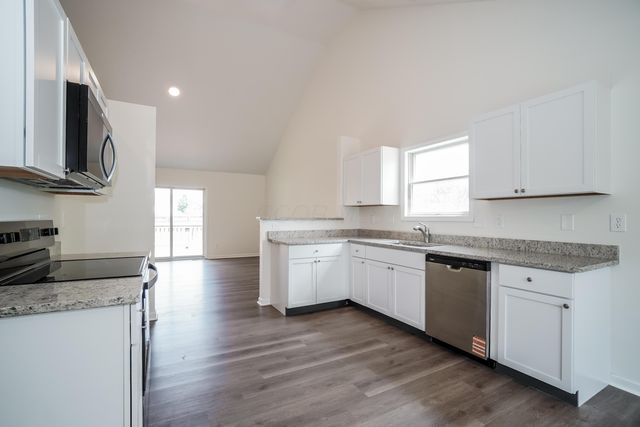 1080 Oxford Drive N, Pataskala, OH 43062