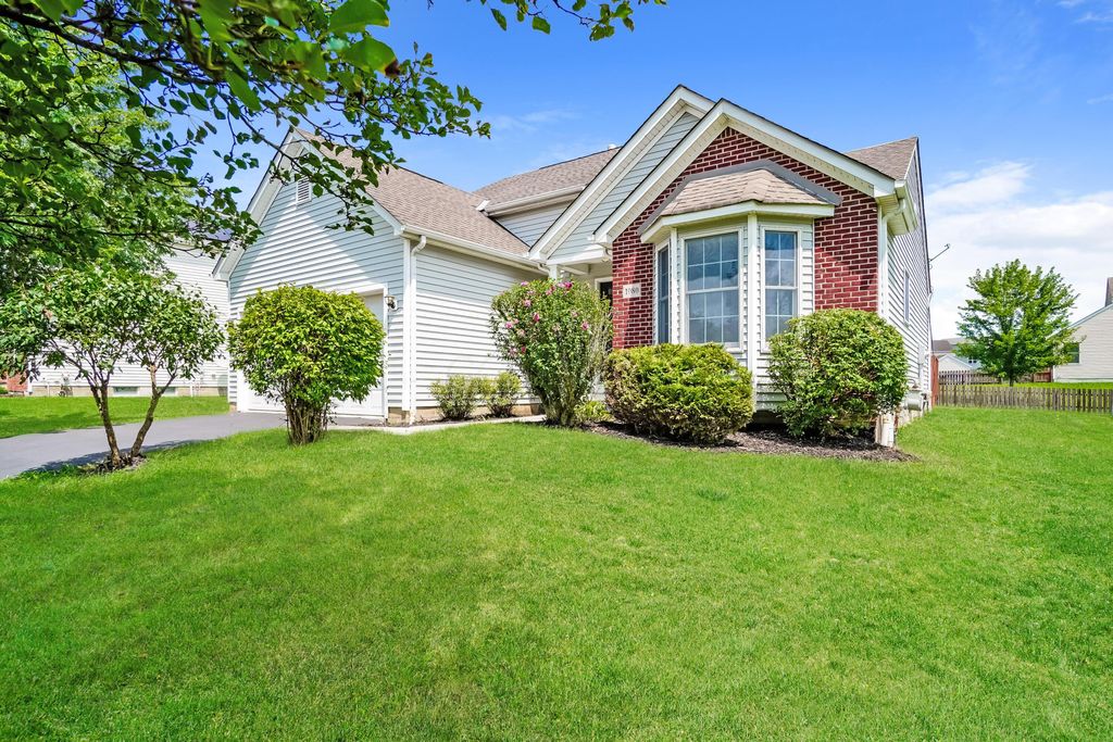 1080 Oxford Drive N, Pataskala, OH 43062