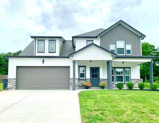 210 Crusaw Dr, Clarksville, TN 37043