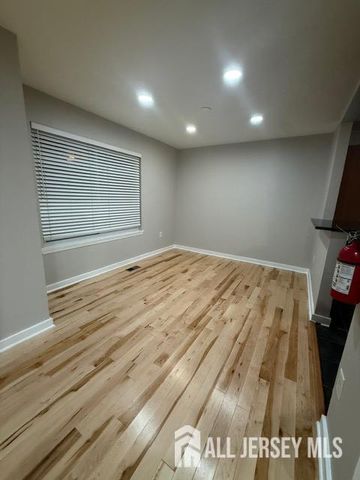 45 Chatham Square, Parlin, NJ 08859