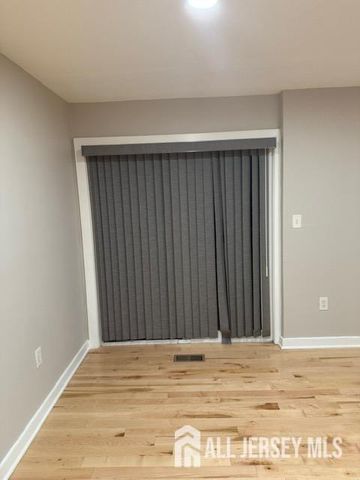 45 Chatham Square, Parlin, NJ 08859