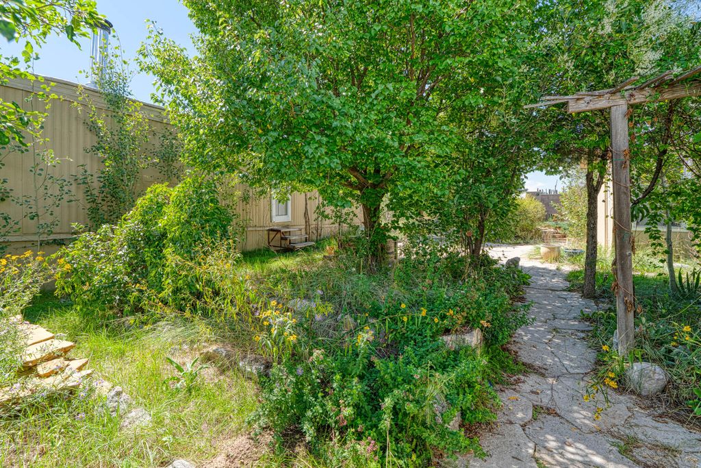10 MOON RANCH Road, Tijeras, NM 87059