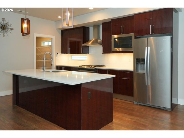 16625 Se PLEASANT VALLEY Pkwy, Happy Valley, OR 97086