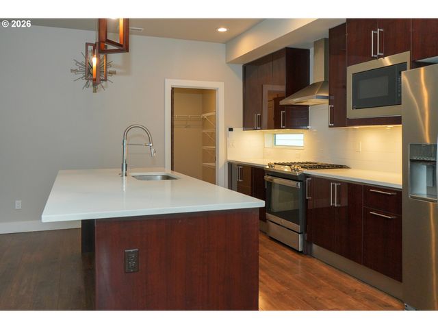 16625 Se PLEASANT VALLEY Pkwy, Happy Valley, OR 97086