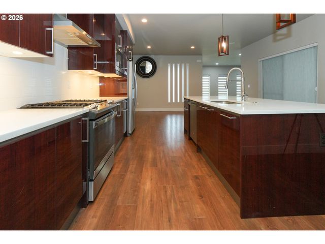 16625 Se PLEASANT VALLEY Pkwy, Happy Valley, OR 97086