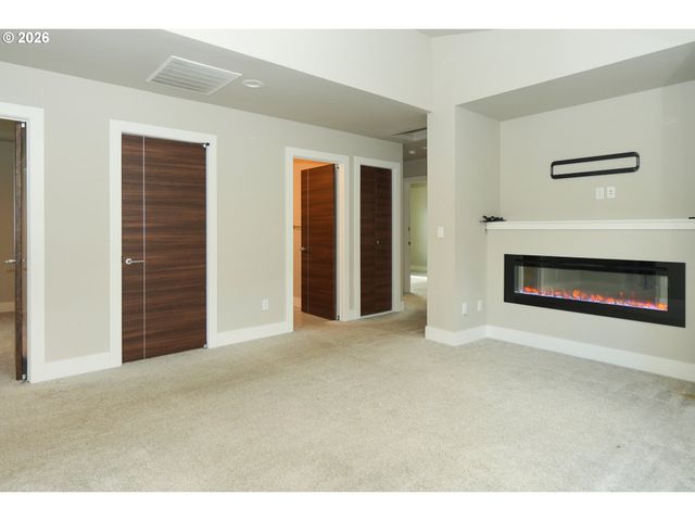 16625 Se PLEASANT VALLEY Pkwy, Happy Valley, OR 97086