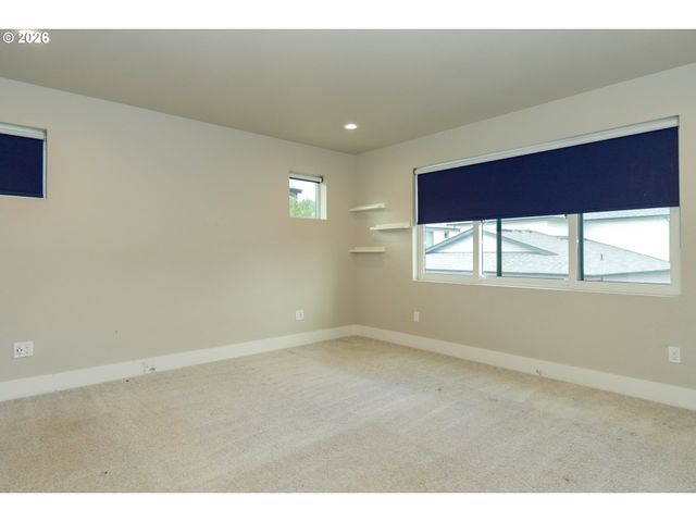 16625 Se PLEASANT VALLEY Pkwy, Happy Valley, OR 97086