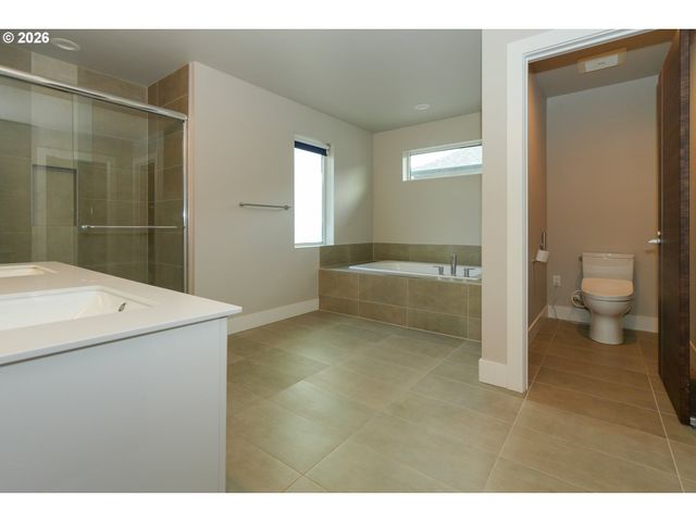 16625 Se PLEASANT VALLEY Pkwy, Happy Valley, OR 97086