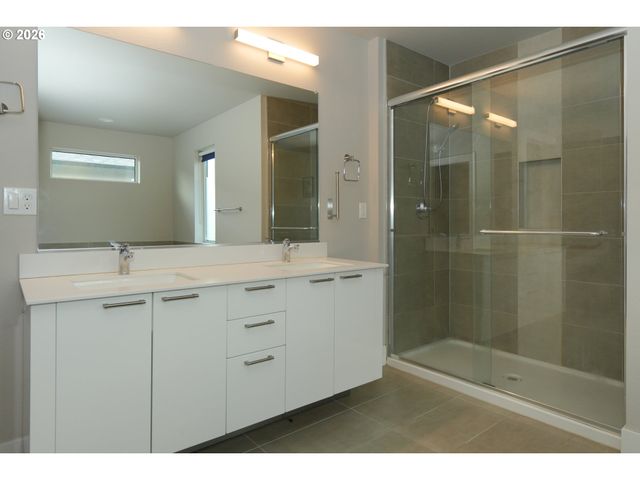 16625 Se PLEASANT VALLEY Pkwy, Happy Valley, OR 97086