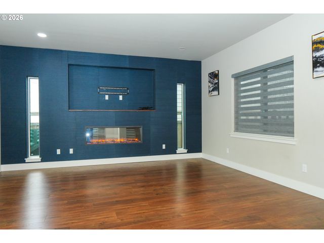 16625 Se PLEASANT VALLEY Pkwy, Happy Valley, OR 97086