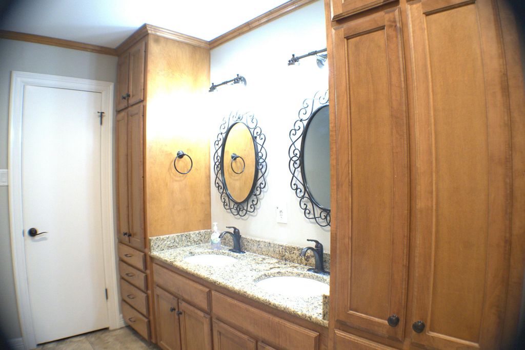Image 16 of property listing at 3101 Ridgecrest Lane, San Angelo, TX 76904