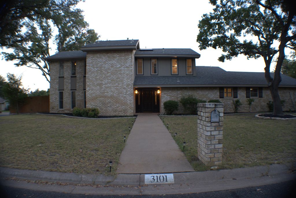 Image 2 of property listing at 3101 Ridgecrest Lane, San Angelo, TX 76904