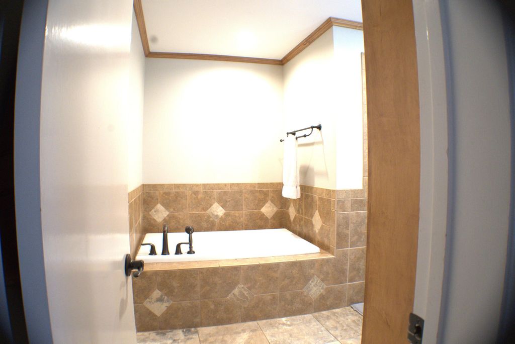 Image 5 of property listing at 3101 Ridgecrest Lane, San Angelo, TX 76904