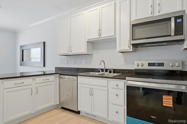 41160 Maplewood Drive, Canton, MI 48187