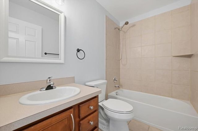 41160 Maplewood Drive, Canton, MI 48187