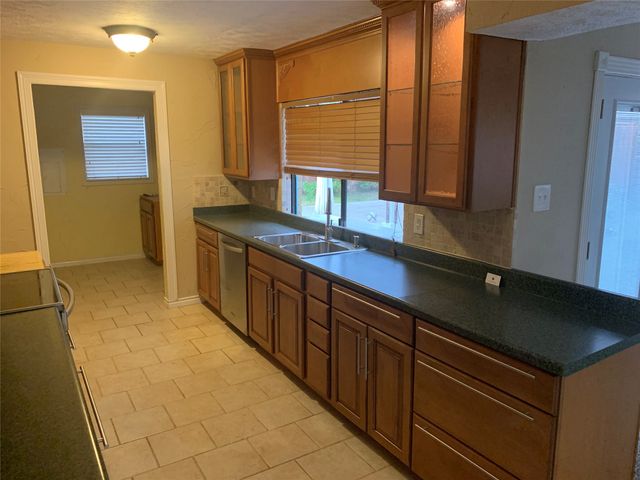 4107 Rushmoor Drive, Arlington, TX 76016