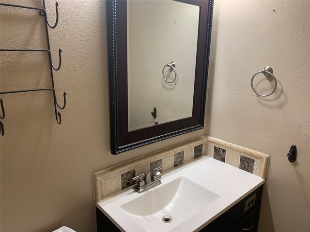 4107 Rushmoor Drive, Arlington, TX 76016