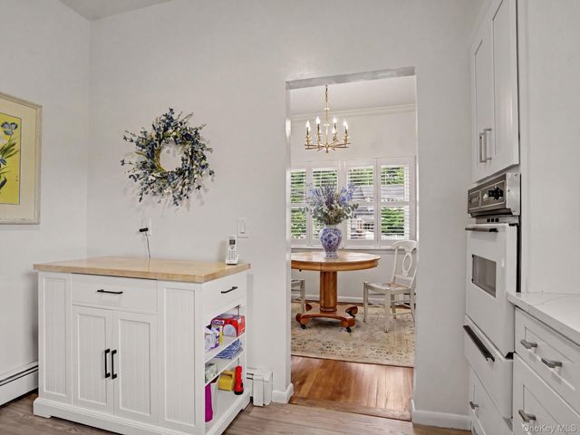 17 Gedney Way, White Plains, NY 10605