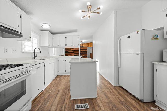 865 Brown City Road, Imlay Township, MI 48444