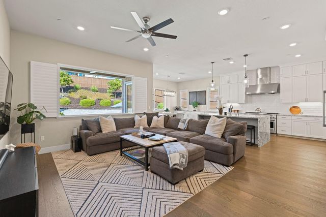 4710 Holliday Ln, El Dorado Hills, CA 95762