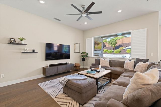 4710 Holliday Ln, El Dorado Hills, CA 95762